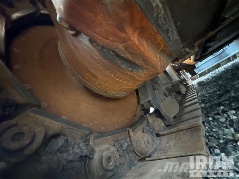 CASE 2050M بلدوزرات مجنزرة