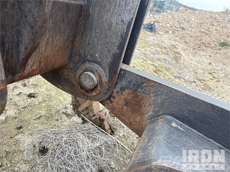 CASE 2050M بلدوزرات مجنزرة