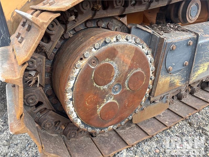 CASE 2050M بلدوزرات مجنزرة