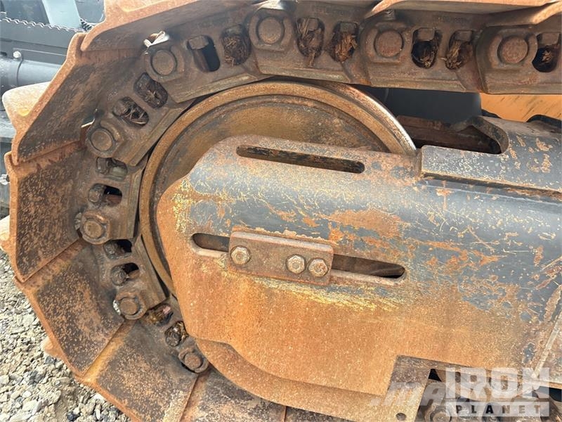 CASE 2050M بلدوزرات مجنزرة