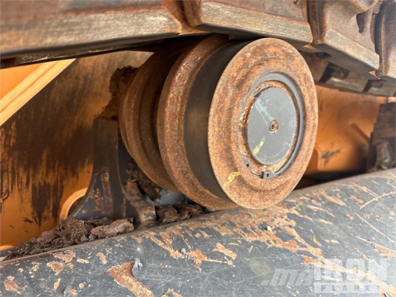 CASE 2050M بلدوزرات مجنزرة
