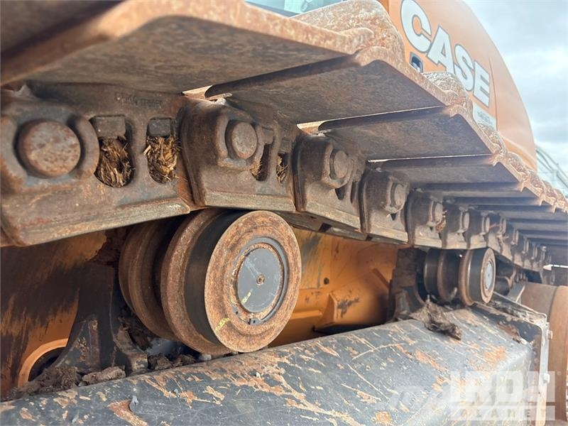 CASE 2050M بلدوزرات مجنزرة