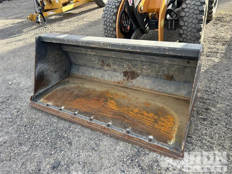 CASE 321F Naudoti ratiniai krautuvai