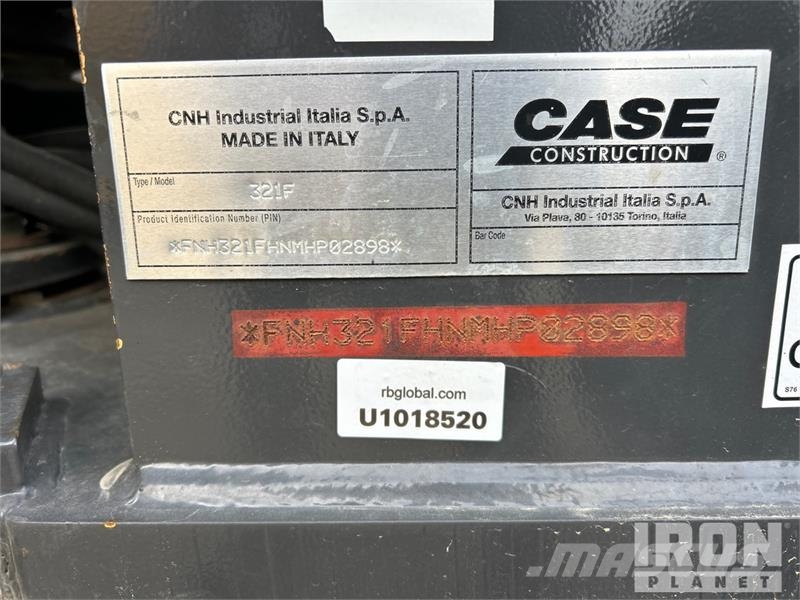 CASE 321F Naudoti ratiniai krautuvai