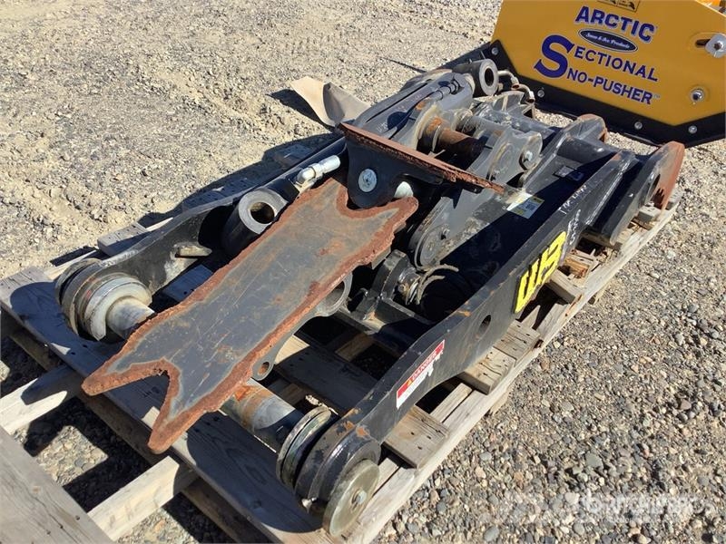 CASE 37 in Hydraulic Excavator Thumb Baldes