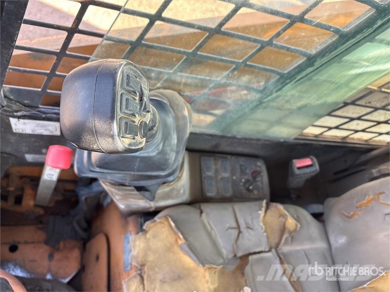 CASE 450CT 滑移装载机
