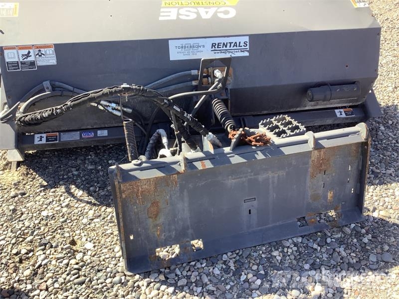 CASE 48159720 84 in Skid Steer Broom Escovas