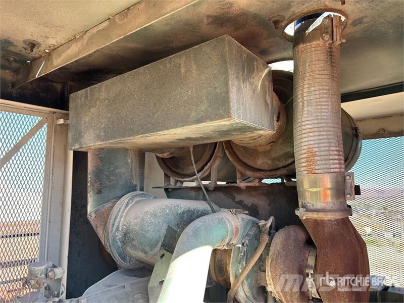 CASE 500FDF4656FF-2916W 330 kW Mobile Generator Set ディーゼル発電機