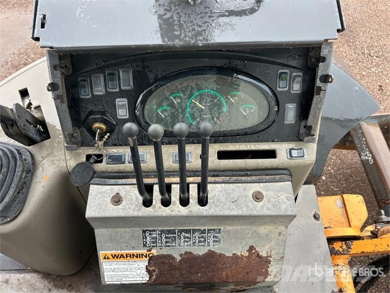 CASE 570MXT لوادر بعجل