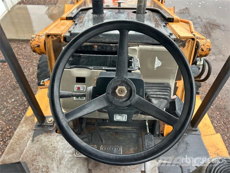 CASE 570MXT لوادر بعجل