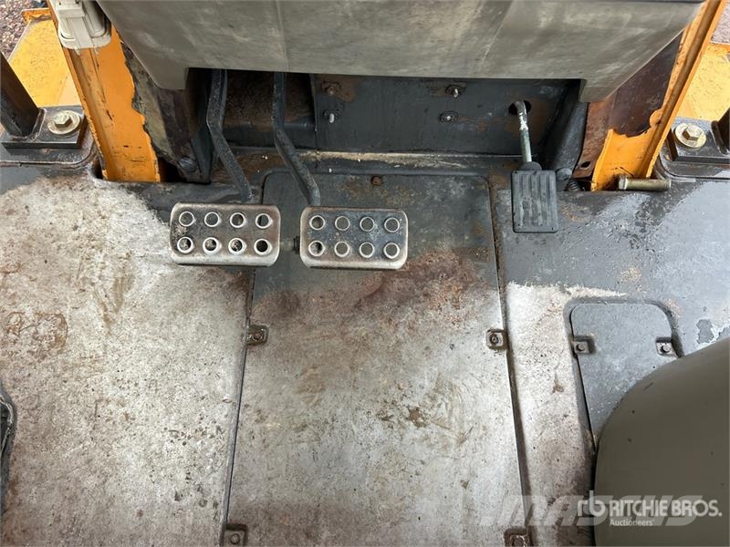 CASE 570MXT لوادر بعجل