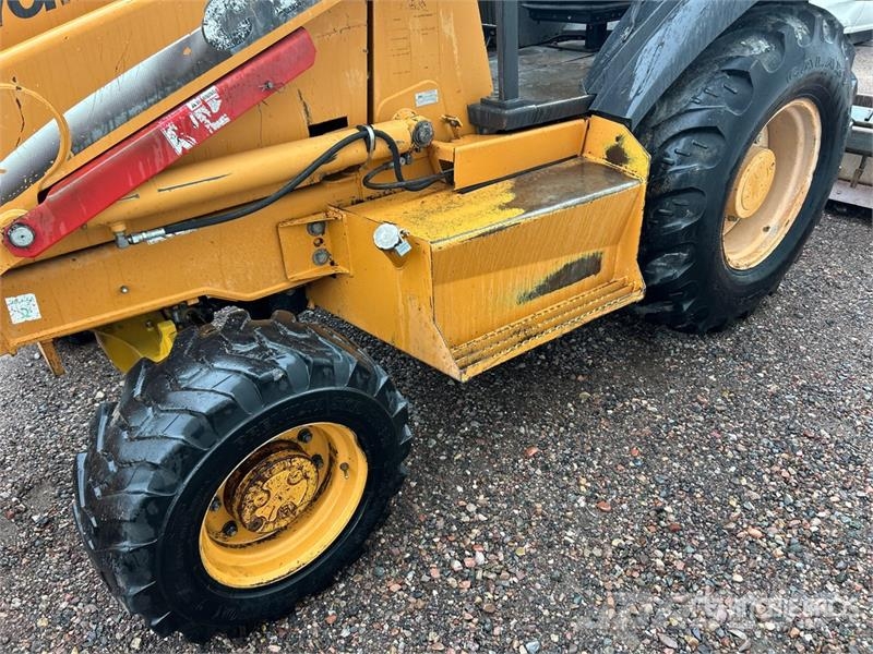 CASE 570MXT لوادر بعجل