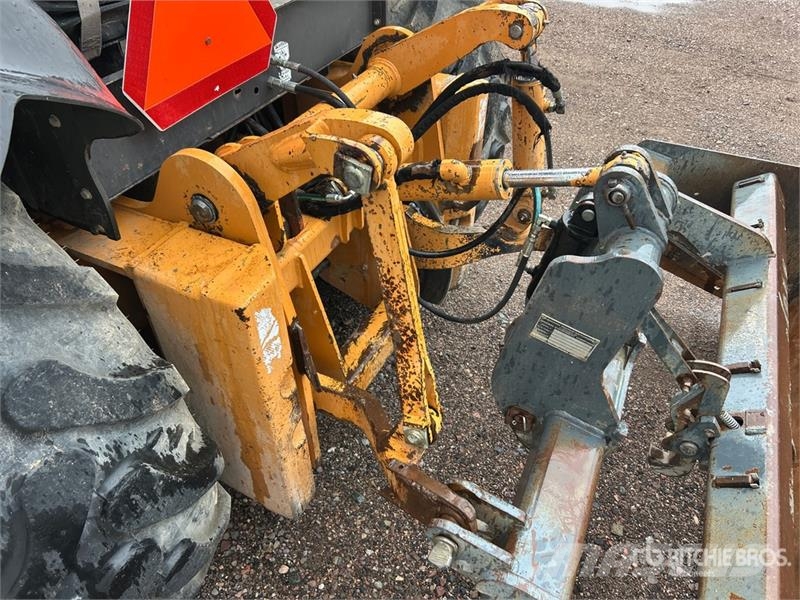 CASE 570MXT لوادر بعجل