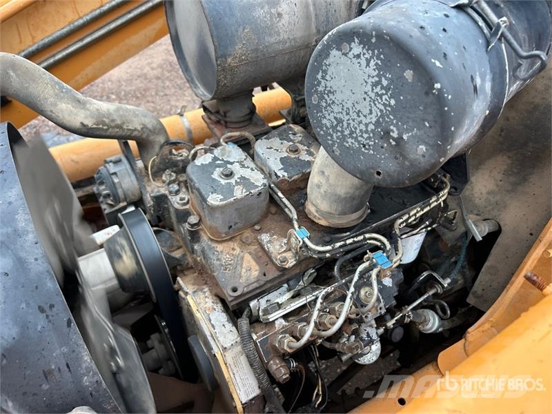 CASE 570MXT لوادر بعجل