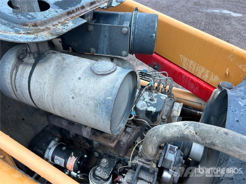 CASE 570MXT لوادر بعجل