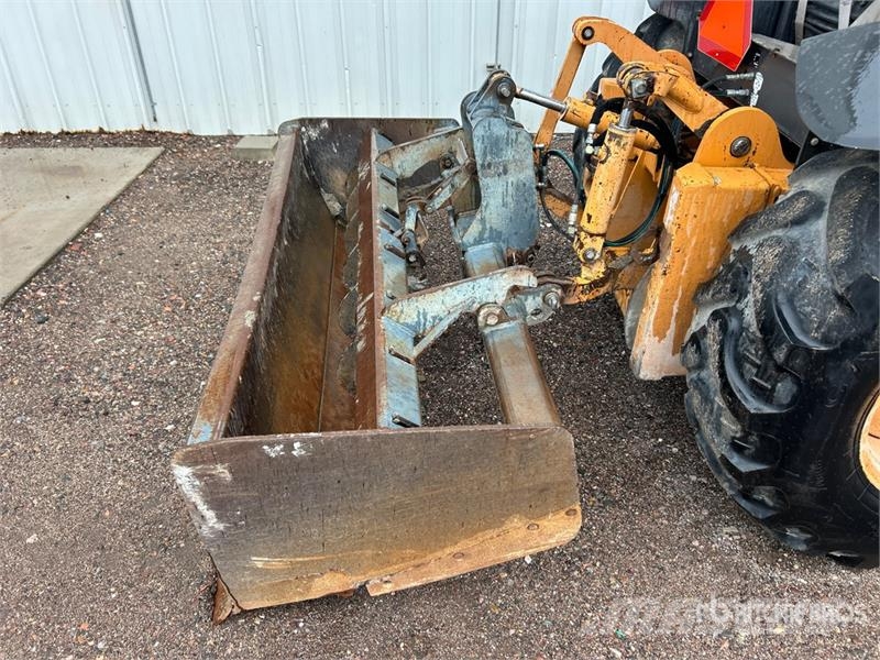 CASE 570MXT لوادر بعجل