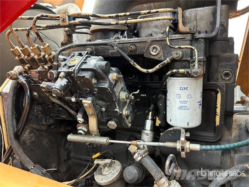 CASE 570MXT لوادر بعجل