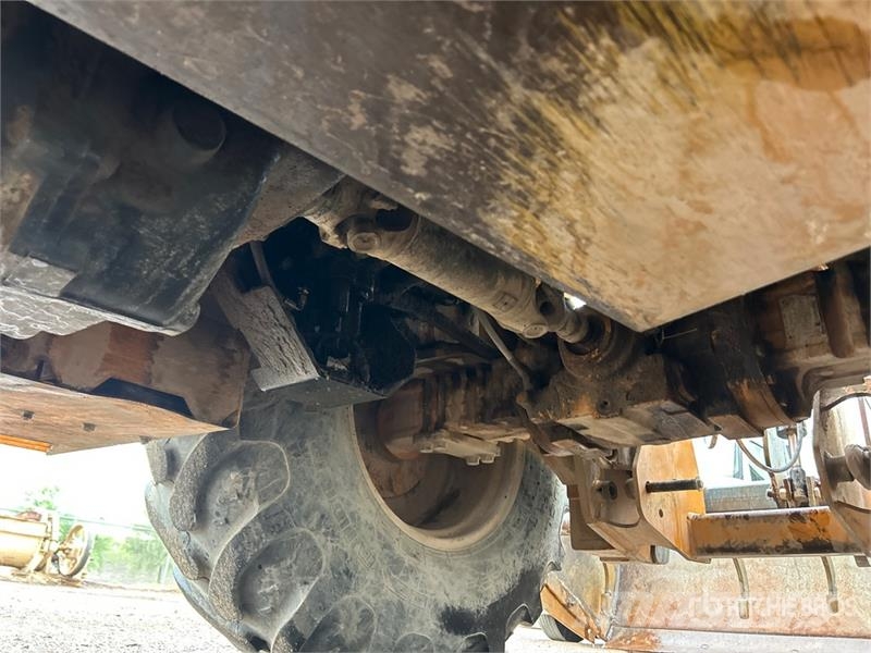 CASE 570MXT لوادر بعجل