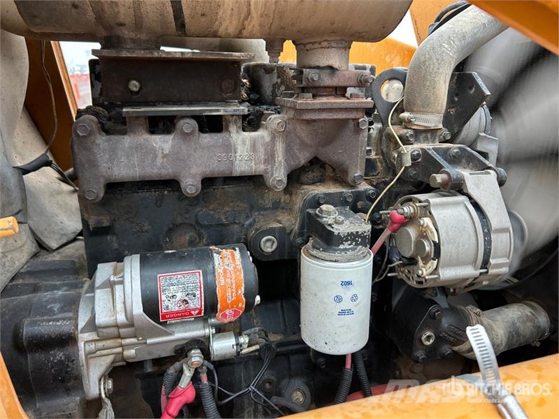 CASE 570MXT لوادر بعجل