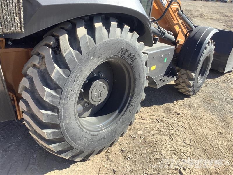 CASE 575N 4x4 Backhoe Loader バックホーローダー
