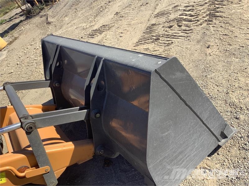 CASE 575N 4x4 Backhoe Loader バックホーローダー