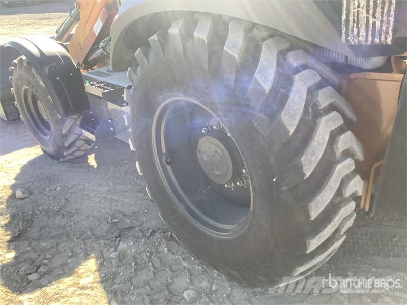 CASE 575N 4x4 Backhoe Loader バックホーローダー
