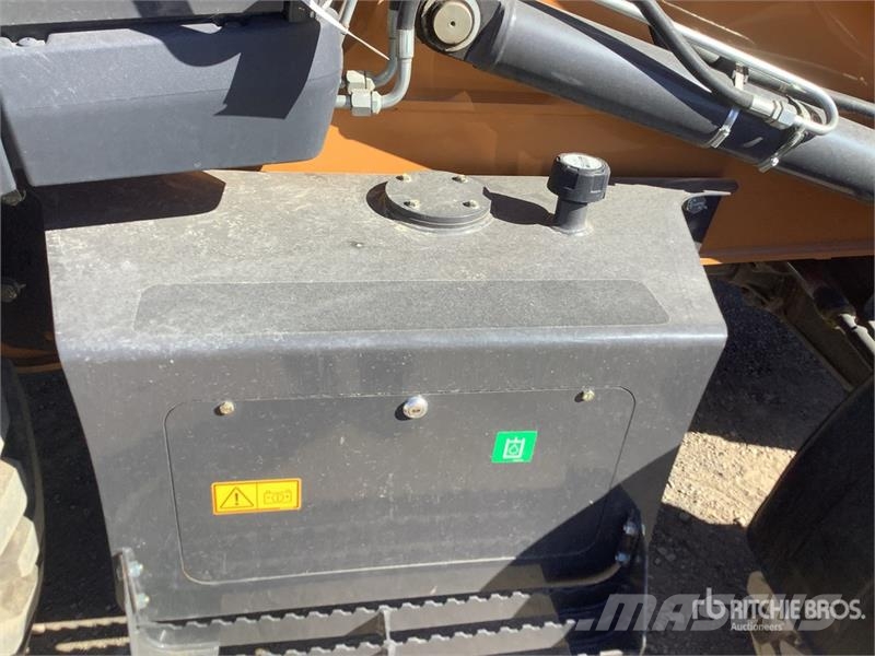 CASE 575N 4x4 Backhoe Loader バックホーローダー