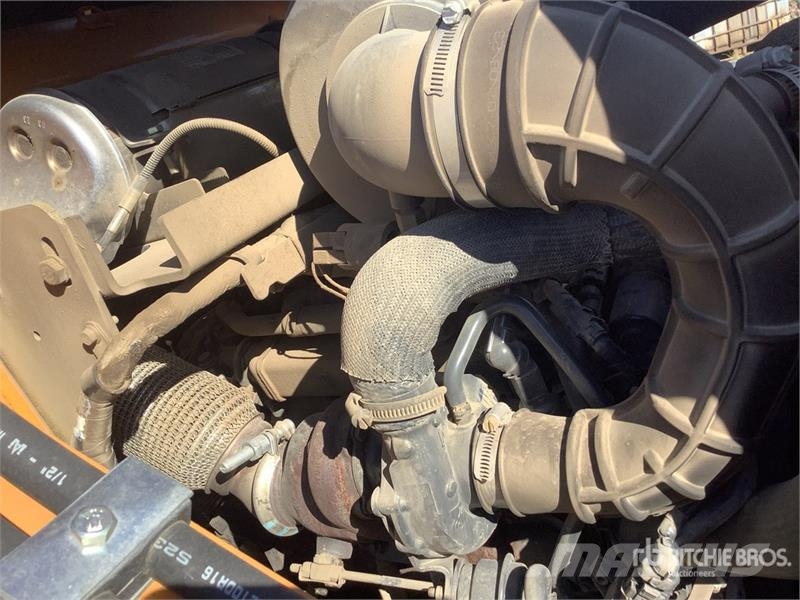 CASE 575N 4x4 Backhoe Loader バックホーローダー