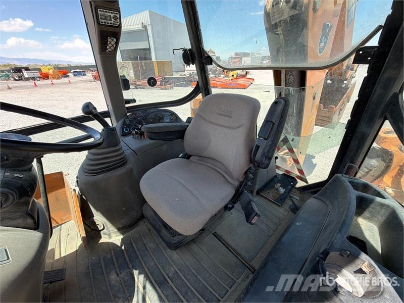CASE 580SN Terne