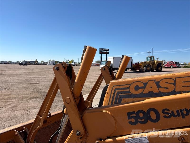 CASE 590 Super L Series II 4x4 Backhoe Loader Traktorgravere