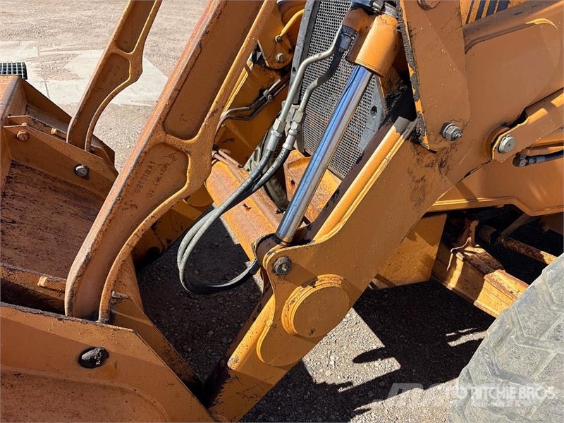 CASE 590 Super L Series II 4x4 Backhoe Loader Traktorgravere