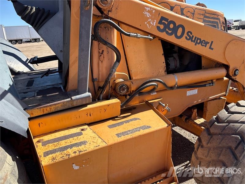CASE 590 Super L Series II 4x4 Backhoe Loader Traktorgravere