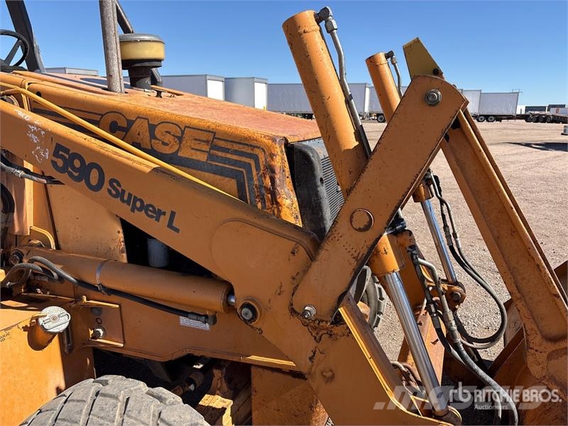 CASE 590 Super L Series II 4x4 Backhoe Loader Traktorgravere