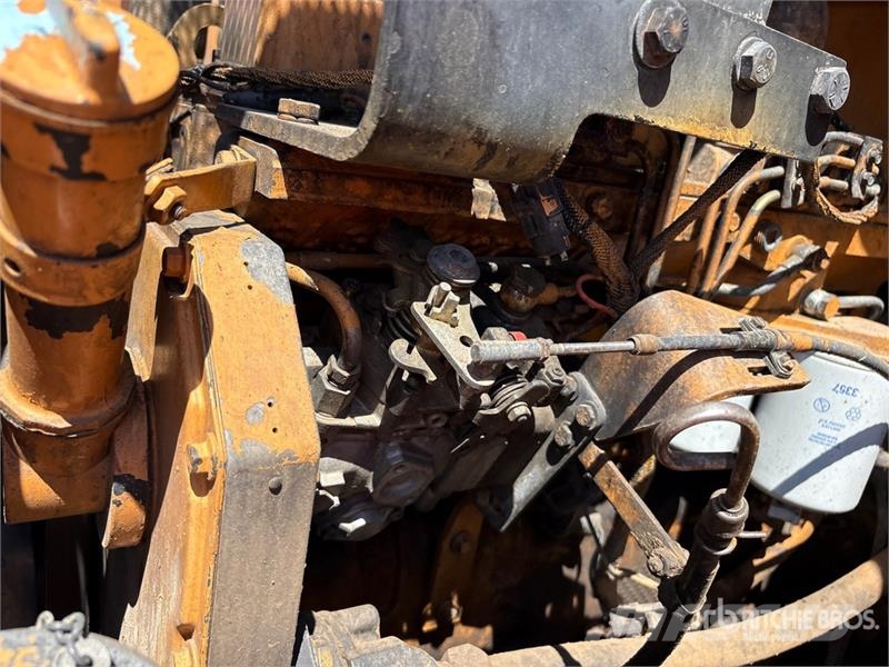 CASE 621B Wheel Loader لوادر بعجل