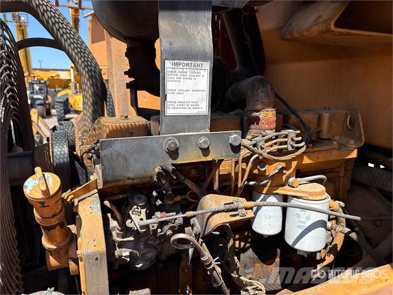 CASE 621B Wheel Loader لوادر بعجل