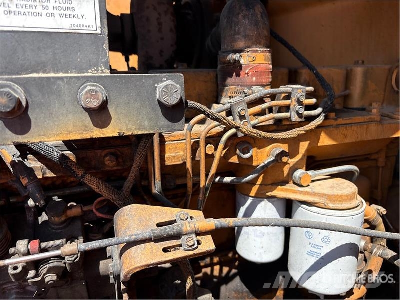 CASE 621B Wheel Loader لوادر بعجل