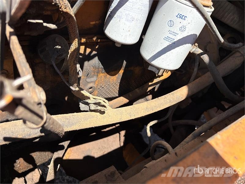 CASE 621B Wheel Loader لوادر بعجل
