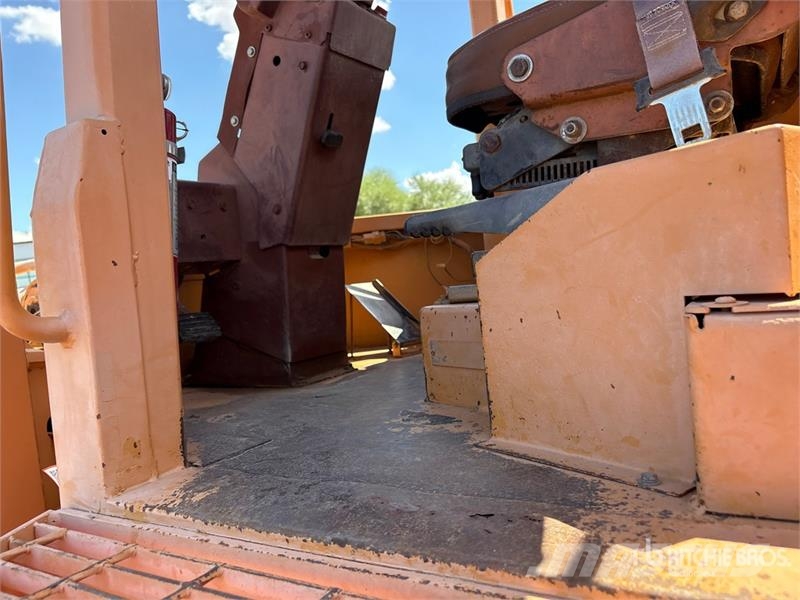 CASE 621B Wheel Loader لوادر بعجل