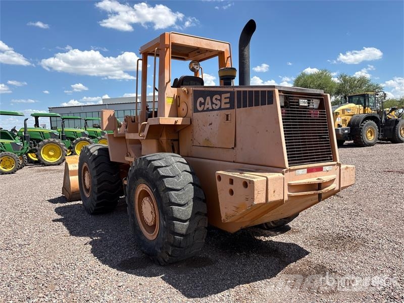 CASE 621B Wheel Loader لوادر بعجل