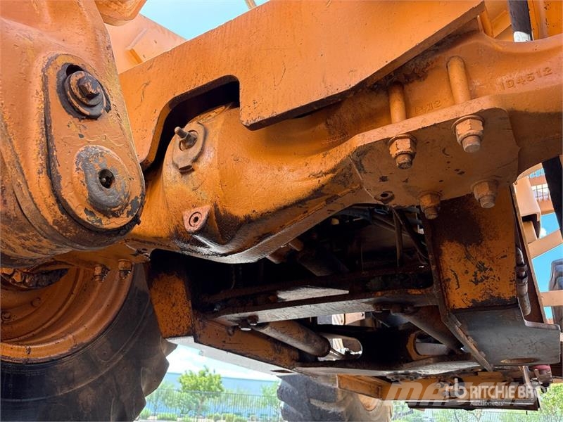 CASE 621B Wheel Loader لوادر بعجل