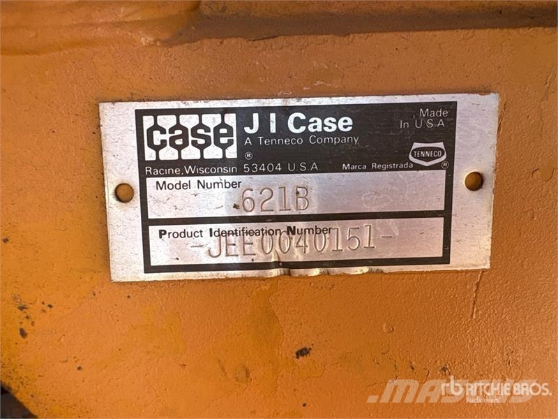 CASE 621B Wheel Loader لوادر بعجل