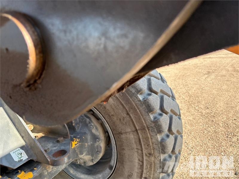 CASE 621G Wheel Loader Колесни товарачи