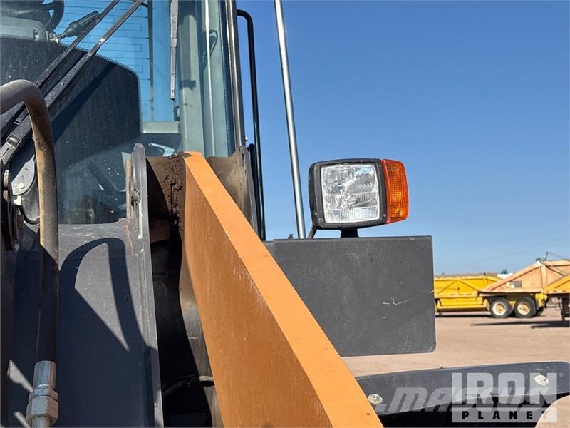 CASE 621G Wheel Loader Колесни товарачи