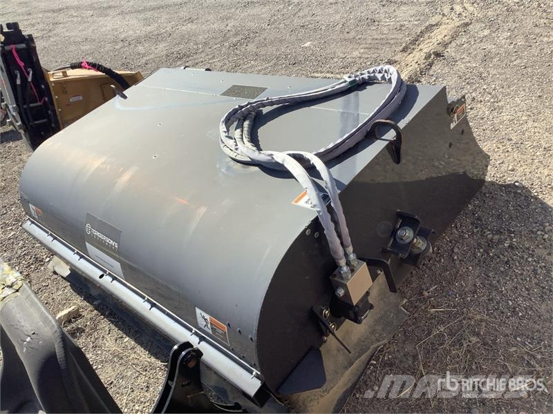 CASE 72 in Skid Steer Broom Metle