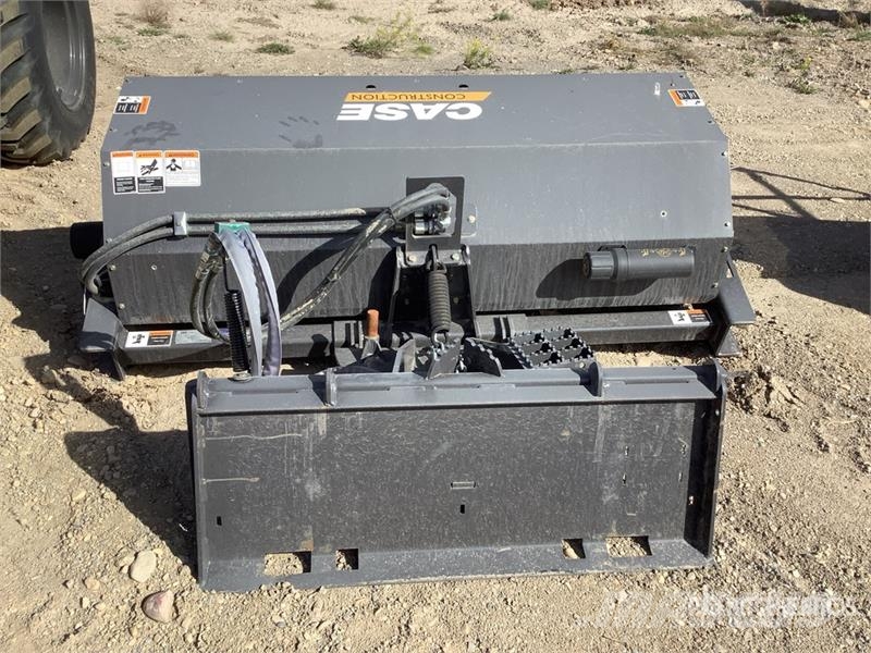 CASE 72 in Skid Steer Broom فرش