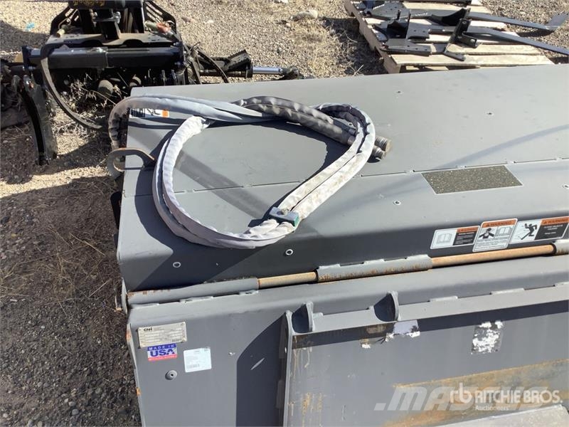 CASE 72 in Skid Steer Broom Metle