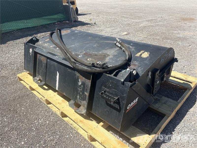 CASE 74 in Skid Steer Sweeper فرش