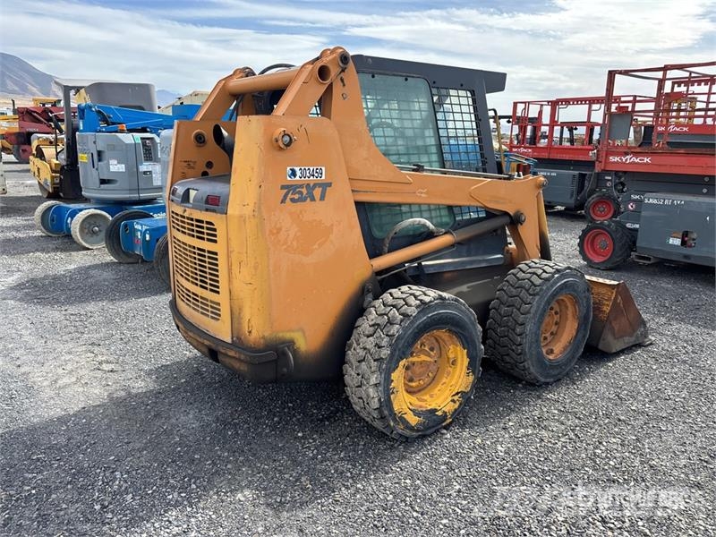 CASE 75XT Mini Pale Gommate
