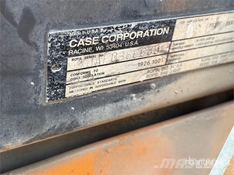 CASE 75XT Mini Pale Gommate
