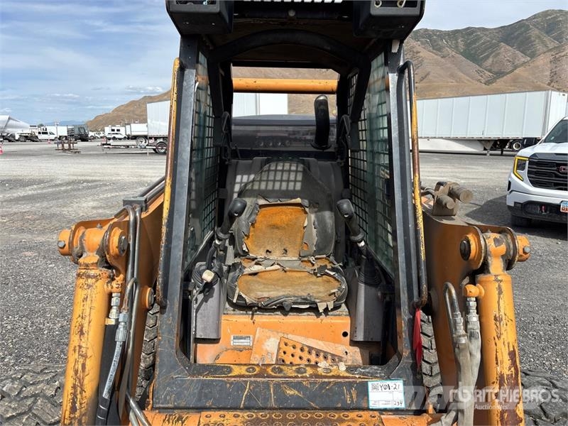 CASE 75XT Mini Pale Gommate